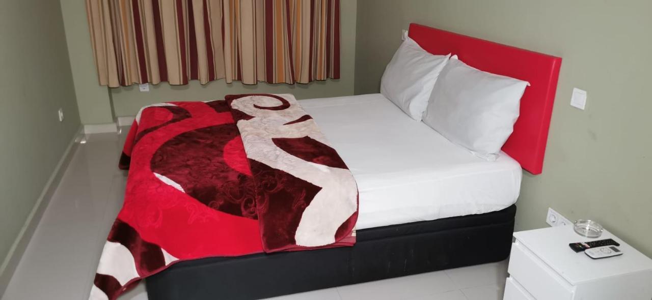 Hostal Gracia Torrejon de Ardoz Luaran gambar